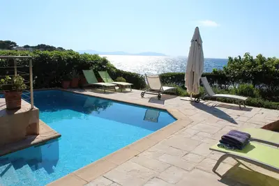 Image de Villa pied dans l'eau, accès direct à la mer, 6 chambres, 3 salles de bain