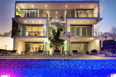 Image de Luxury Beachfront Oasis - Includes daily meals prepared by private chef