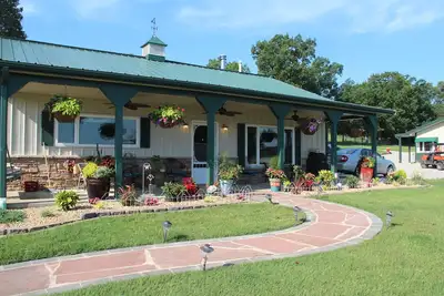 Image de Private Lake House and boat dock