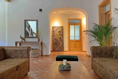 Image de Unique vacation apartment for 6 to 8 people with a historic ambience