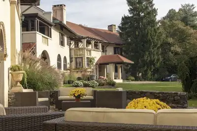 Image de Rushmore Estate in Woodbury Ny Bed and Breakfast