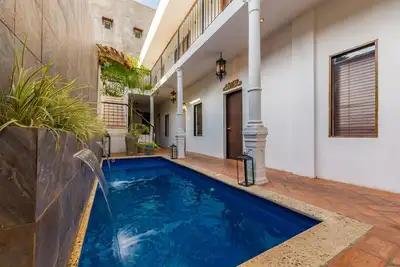 Image de Luxury 10-Br Estate w/ Staff, Private Pool, Prime Historic Core + Free Bonus