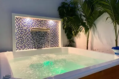 Image de Luxury 8-Br Retreat : Daily Staff, Private Pool, Rooftop + Free Bonus