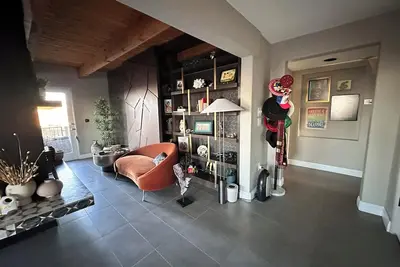 Image de Home with lap pool, hot tub, and wonderful views