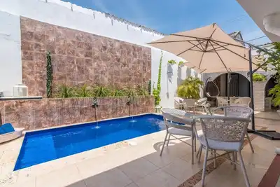 Image de Historic District 7-Br Estate, Pool, Terrace, Staff + Free Bonus