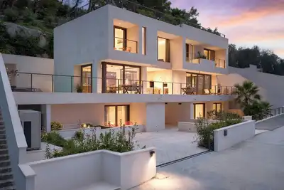 Image de Luxurious Seaside Villa. Stunning Views, Private Pool, Spacious Outdoor Living.