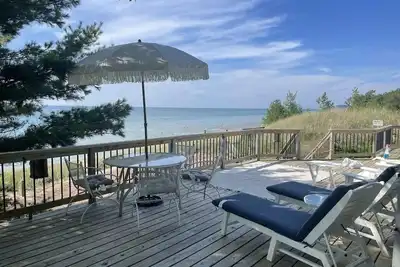 Image de Beach House Beauty on Lake Michigan!