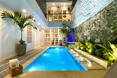 Image de 7-Suite Luxury Retreat w/ Private Pool, Breakfast Cook & Staff + Free Bonus