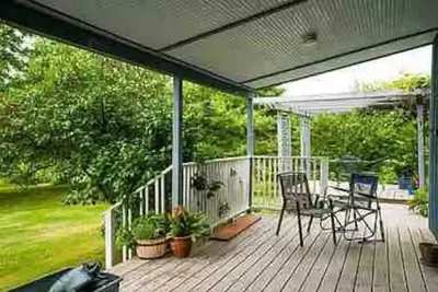 Image de Hill top home located on 30 acres with privacy and surrounding natural beauty.