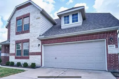 Image de Houston’s Hub House “Go Everywhere! ”