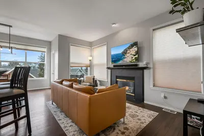 Image de 4 Level Townhome w/. Lakeview & Dt Seattle Skyline