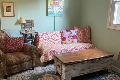 Image de Cheery Boho Penthouse Nest, Ne Minneapolis, Minnesota