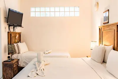 Image de Family Studio for 4, quiet area, kitchenette!