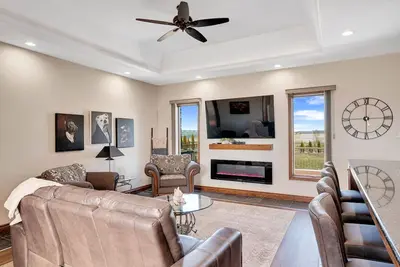 Image de Spacious country lot, minutes from downtown Kingsville!