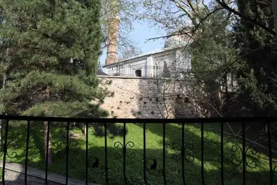 Image de Cozy Duplex Next to Green Mosque