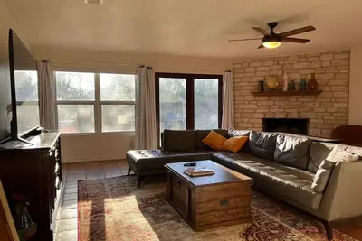 Image de South Austin Serenity Hideout