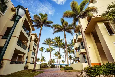 Image de 6 Guest Beachfront Dream Condo in Luquillo, Pr | Poza Azul