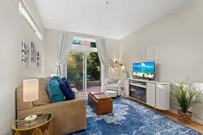 Image de Courtyard Garden Oasis! with Pool & Parking