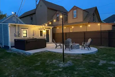 Image de D-town Indy w/HotTub, FirePit