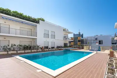 Image de Meia Praia - Poolside to Seaside Retreat