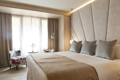 Have a Tour! 2 Pet-friendly Accommodations Near Passeig Marítim!
