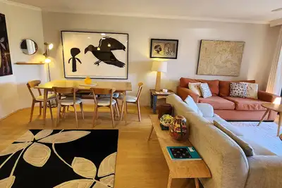 Image de Impressive Centrally Located Penthouse