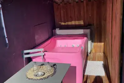 Image de Appartement cosy à Nantes avec jacuzzi et terrasse privative