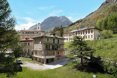 Image de Appartement 'Alta Valle Maira C' avec vue sur les montagnes, jardin partagé et Wi-Fi