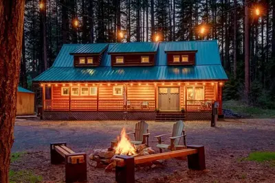 Image de Cozy Fall Retreat w/ Hot Tub, Fire Pit & Game Room – The Hideaway, Cle Elum