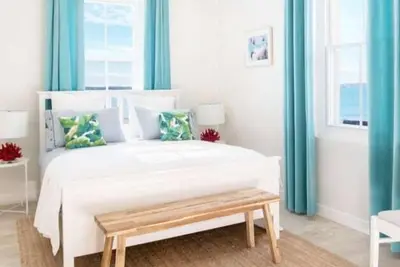 Image de Oceanfront 3Bed w/ Private Patio & Garden - 6b