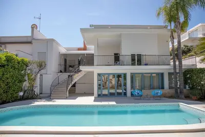 Image de Villa Ravanica (Giannuzza) with pool 400m from the beach