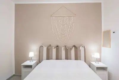 Borgo Stays | Bright apartment near the lake