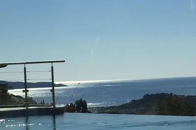 New! Air-conditioned villa with panoramic sea view, private heated pool