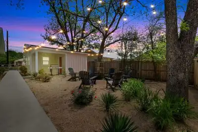 Image de The Grove C, Walk to the action on Main Street!