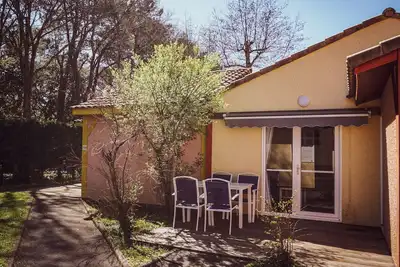 Image de Petite maison près du lac, des plages et de la foret