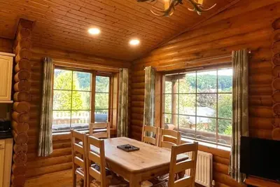 Image de 'Ash' Beautiful Log Cabin With Private Hot Tub