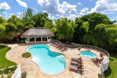 Image de Beautiful & Spacious 6br-Villa w/ Pool, Jacuzzi &
