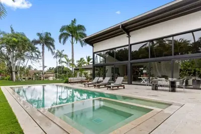 Image de Cozy & Spacious 6-Bedroom villa w/ Private Pool, Jacuzzi & Bbq