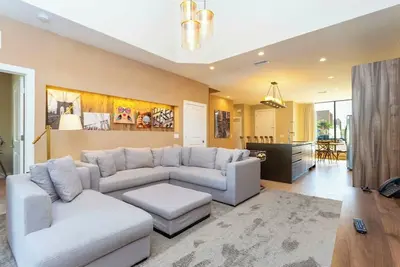 Image de Must See! 4br Modern Disney Escape – 7544