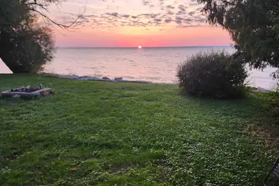 Image de 2 Bed 2 Bath House on the Bay!