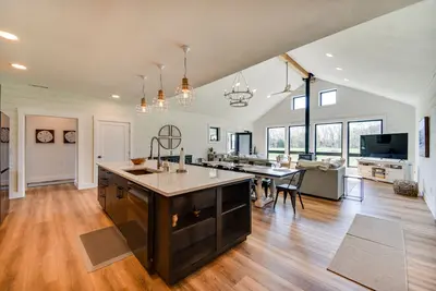 Image de Stunning Chesapeake Bay Farmhouse w/ Dock & Kayaks