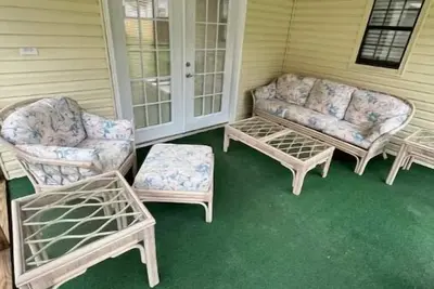 Cozy 3br home close to trails.