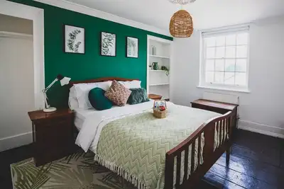Image de Central Brighton Home with Private Terrace, minutes from the beach front