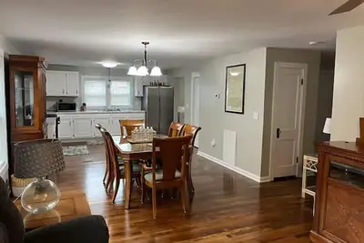 Image de 3 bedroom home quiet neighborhood close to trails