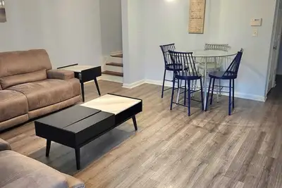 Image de Cozy Treasure Home with private entrance