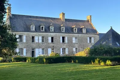 Image de Nobleman's Manor House in rural Normandy, ideal for large families.