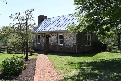 Image de Athlone Farm’s Historic Cottage—ca. 1800s, Unique, Charming, renovated, sleeps 4
