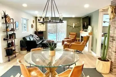 Image de 4br Ranch w/ Games + Deck + VIews | 4 Mi to Town