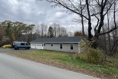 Image de New, Stunning 3-bedroom, 5 acre home with Ac & Wifi! Snowmobile & Atv trails