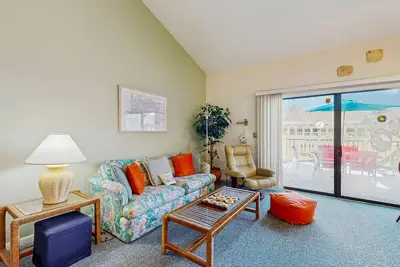 Image de Sea Colony villa with deck, Ac, multiple pools, hot tubs, gym, & sports courts